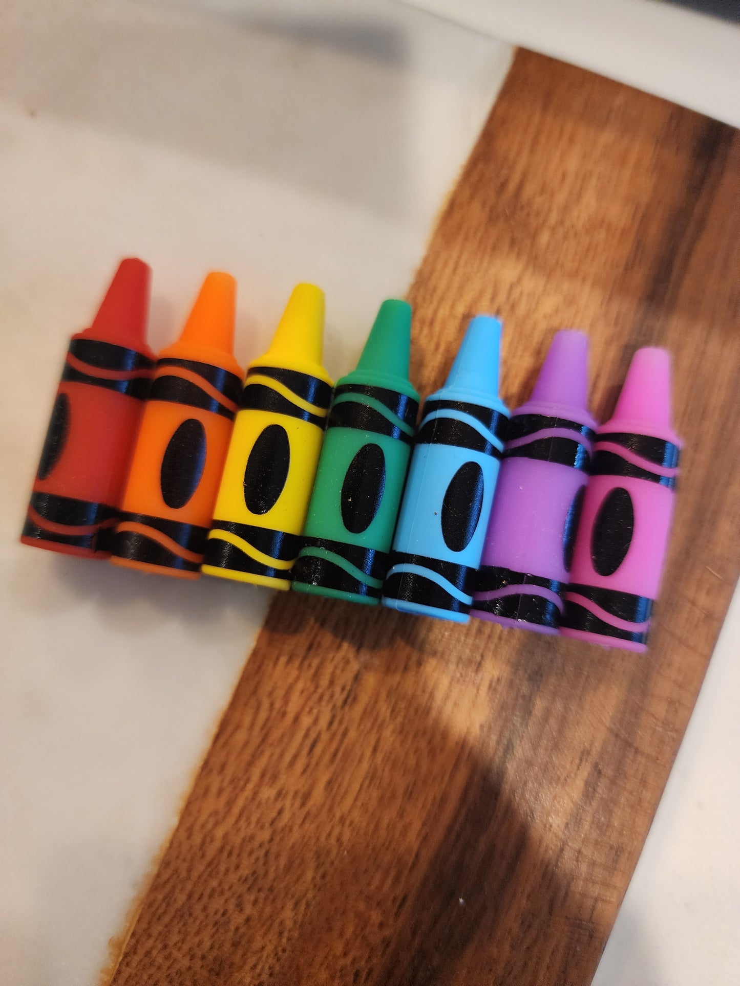 Crayon 3d colors crayons-UPI1