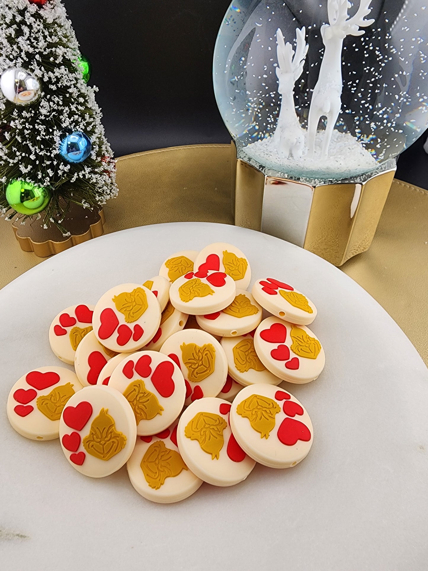 Grinch cookies silicone focal beads