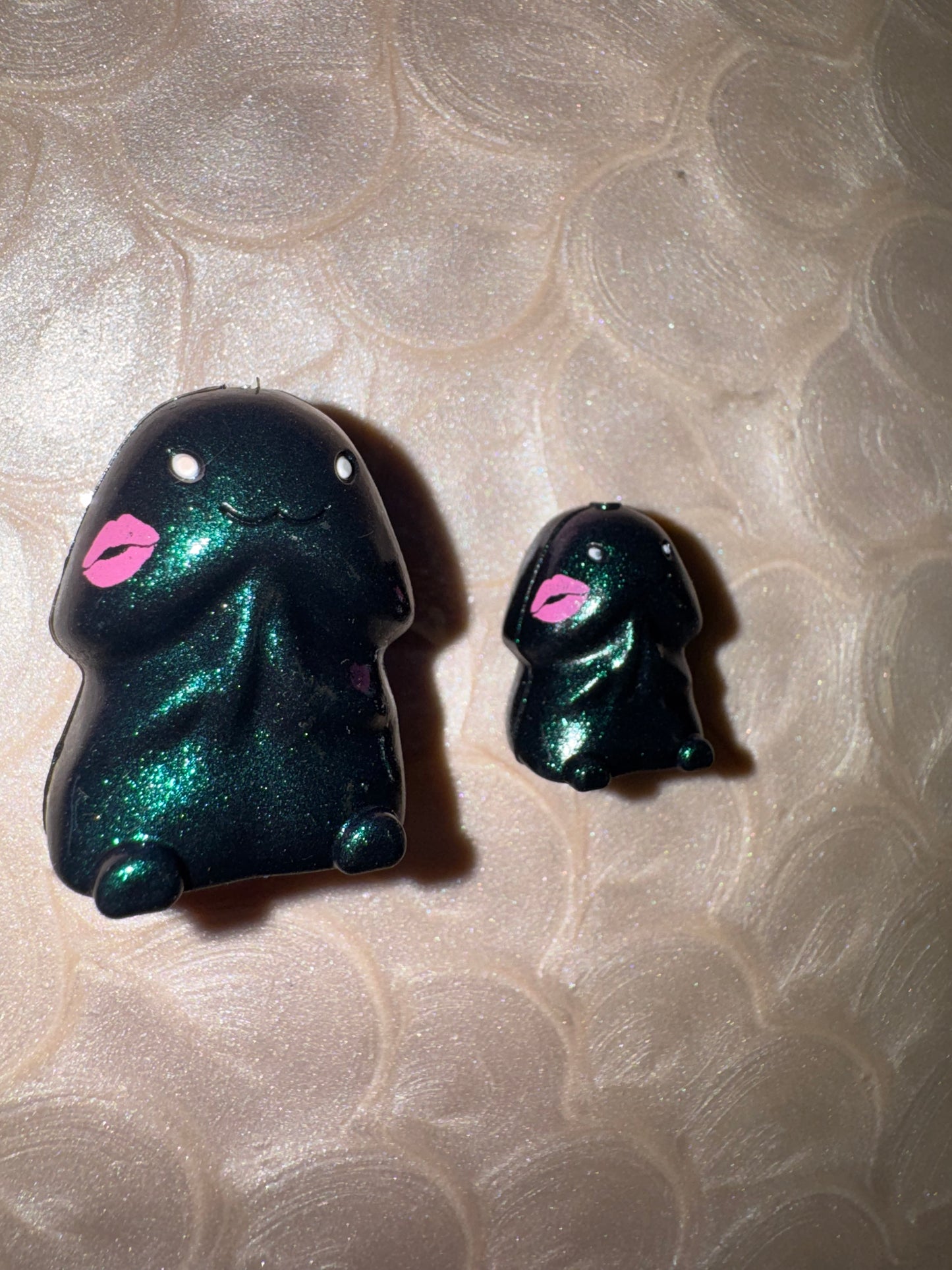 MINI Oil Slick with Pink Kiss Richard Son Copyrighted Silicone Focal