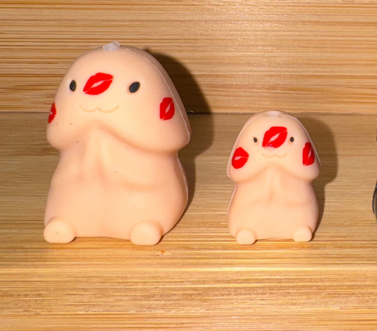 MINI All Night Kiss Peach Richard Son Copyrighted Silicone Focal