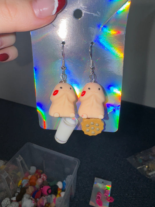 Milk and Cookie Richard Earrings