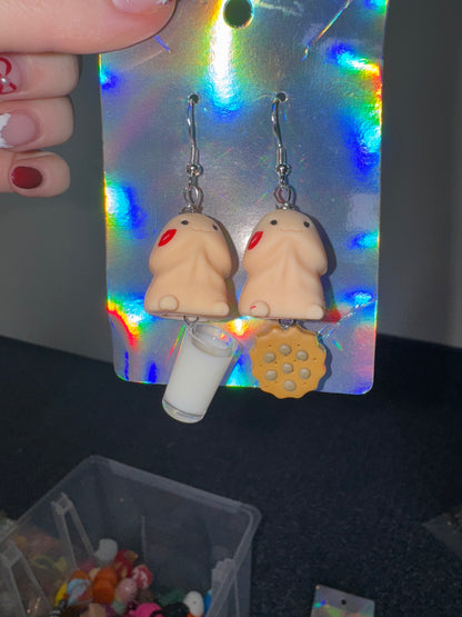 Milk and Cookie Richard Earrings