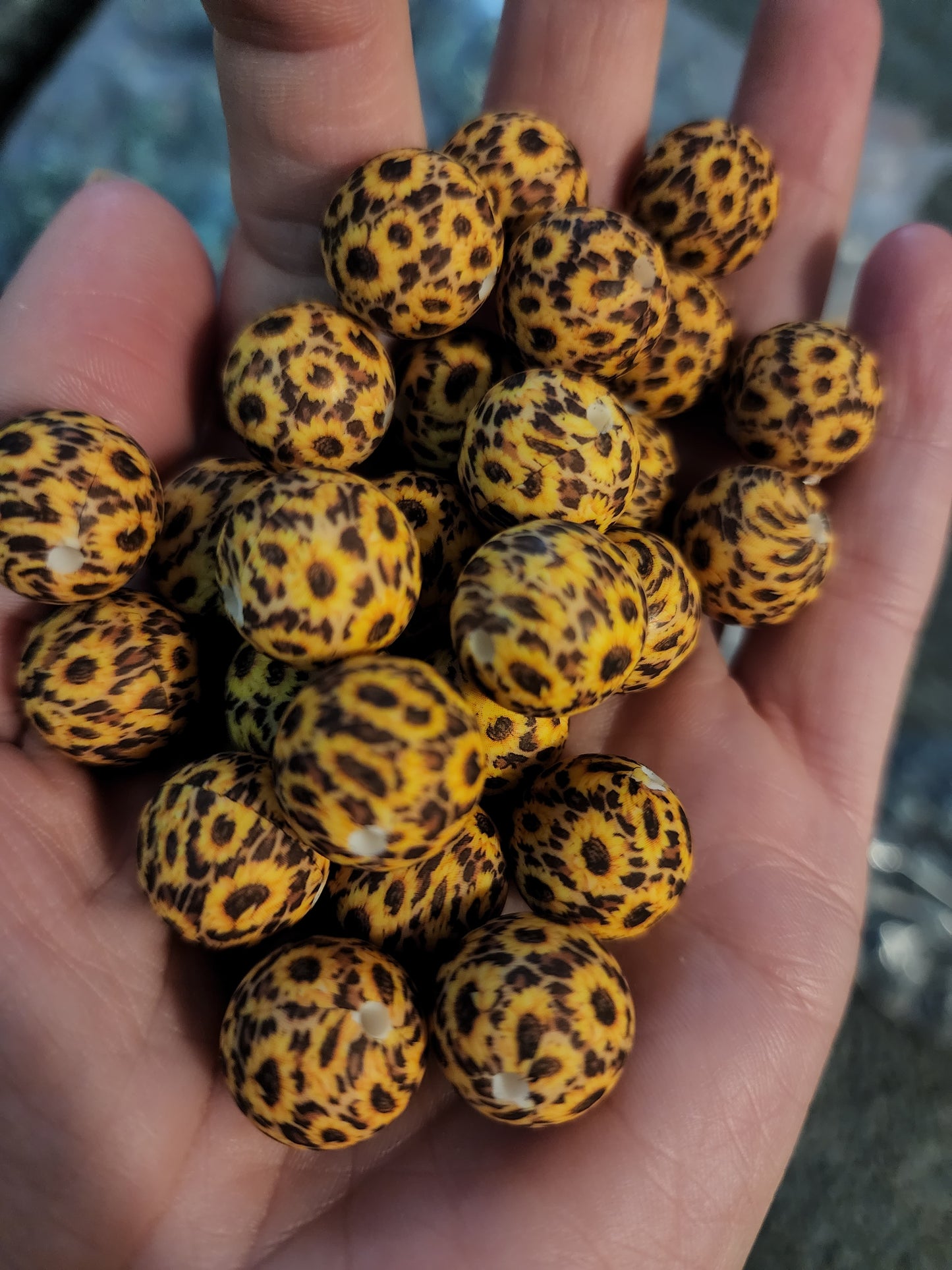 Exclusive cheetah sunflower print silicone 15mm beads -H4