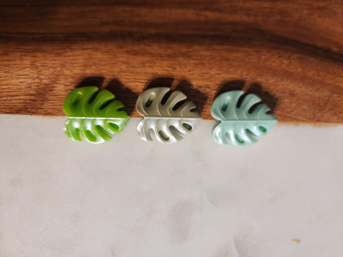 Silicone focal opalescent silicone focal beads monstera